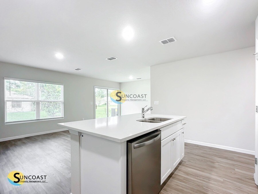 Building Photo - 19 Wood Amber Ln