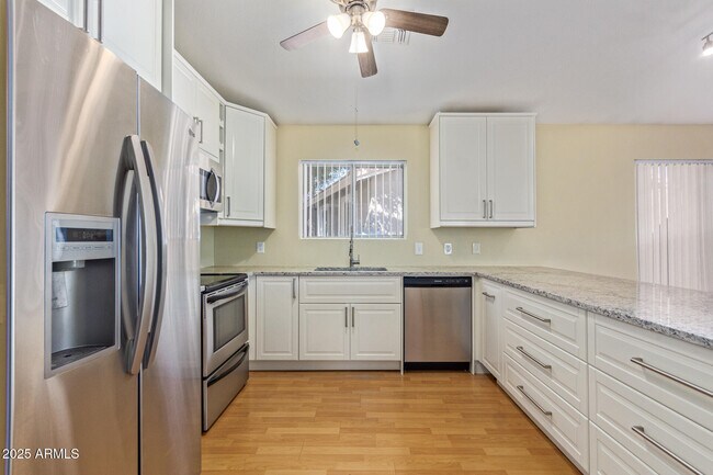 Building Photo - 19011 N 12th Dr