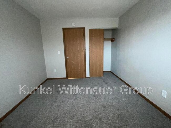 Building Photo - 158 Marion Dr