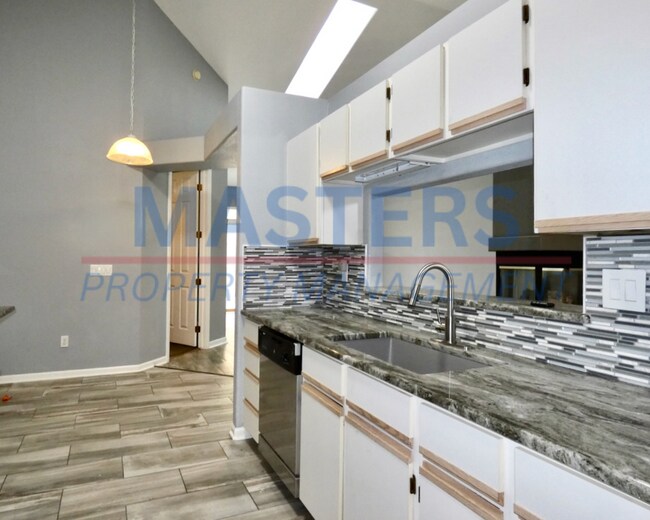 Building Photo - Spacious Home in West Toledo – Comfortable Living in a Great Location