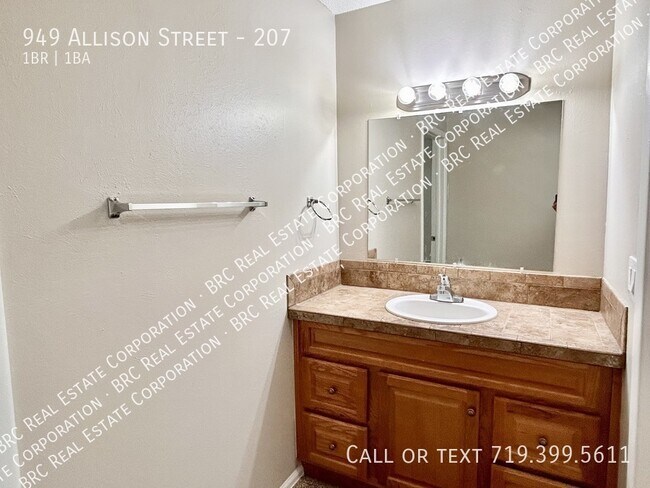 Building Photo - 949 Allison St