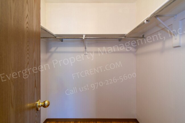 Building Photo - 3737 Landings Dr