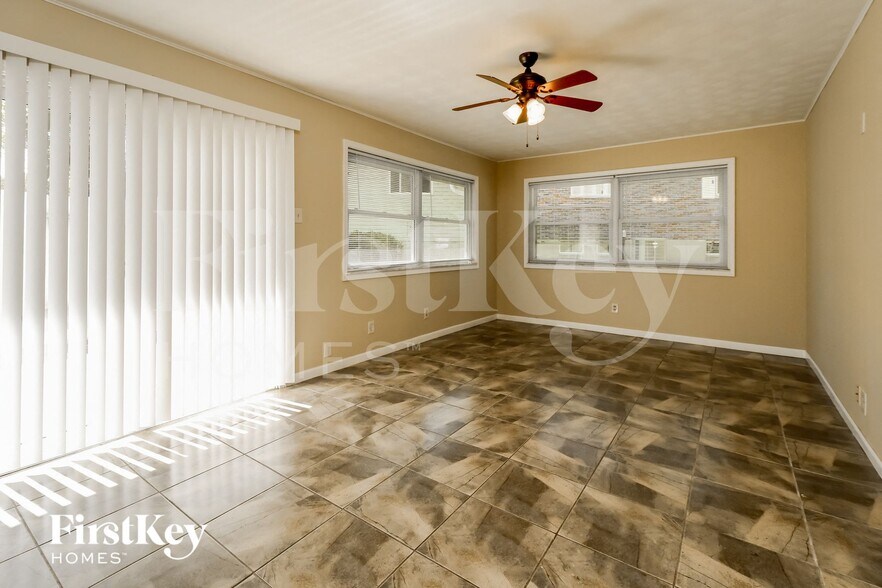 Building Photo - 13420 Old Jamestown Rd