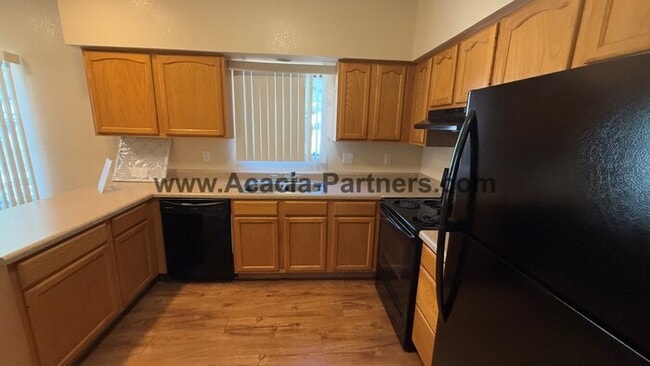 Building Photo - Gated Two Bedroom Townhome