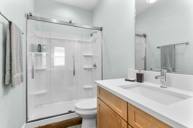 Building Photo - Fully Furnished 2-Bedroom, 2-Bathroom Duplex in Waco