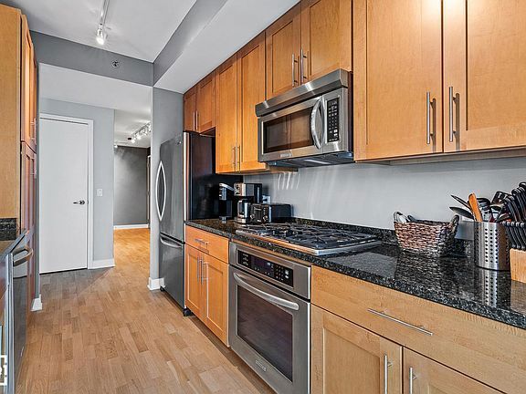 Building Photo - 505 N McClurg Ct