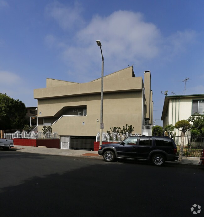 Building Photo - 909 S Manhattan Pl
