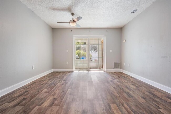 Building Photo - 364 Gloucester St