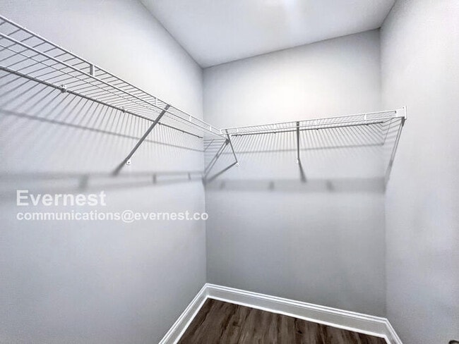 Building Photo - 503 Kimball St