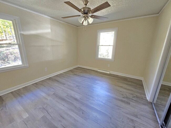 Building Photo - 609 Memorial Dr Ext