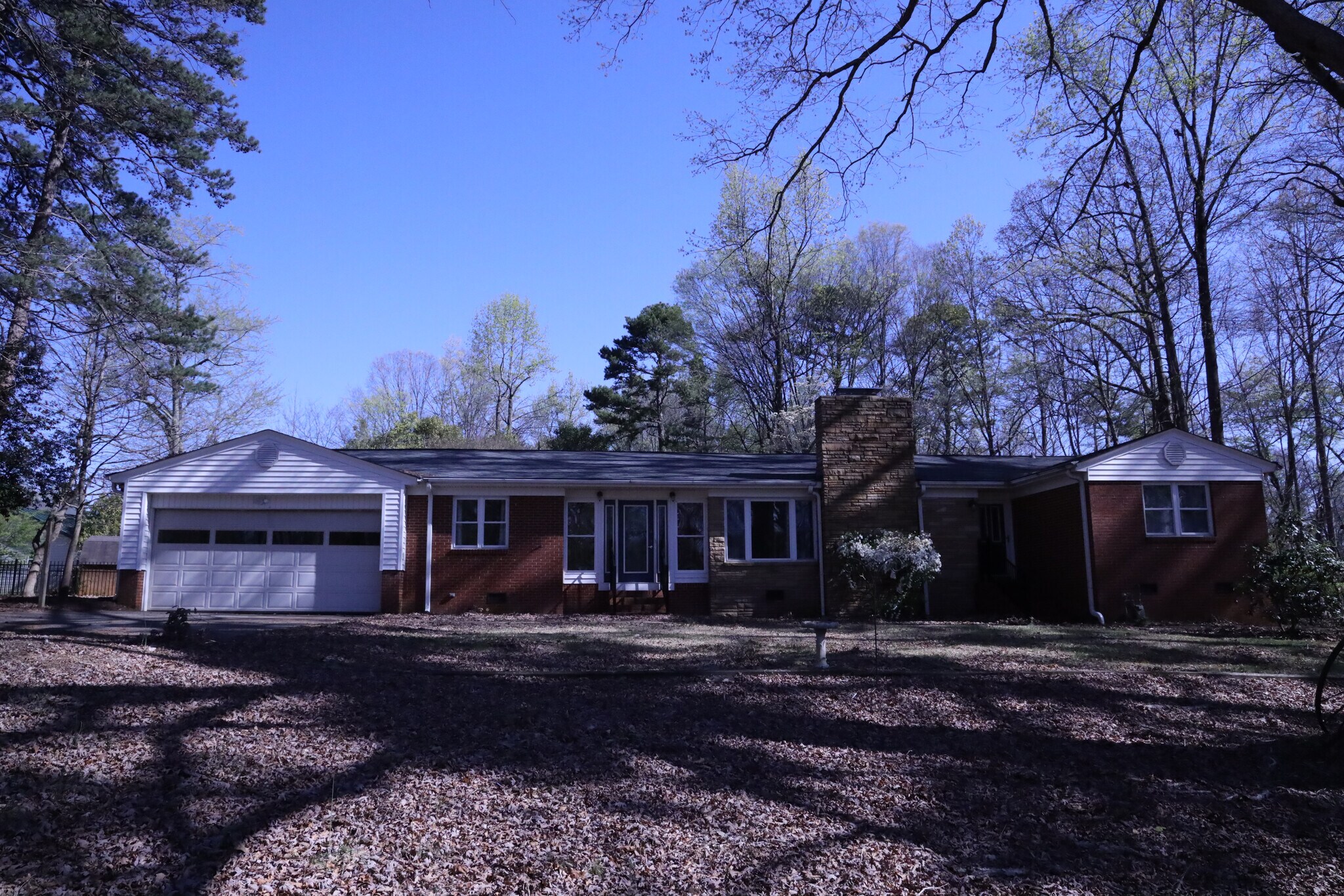Building Photo - Room in Single Family Home on Mineral Springs Rd