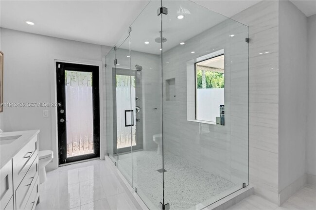 Building Photo - 6900 SW 136th St