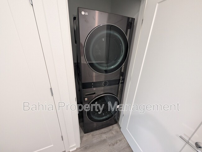 Building Photo - 2108 E 22nd Ave.