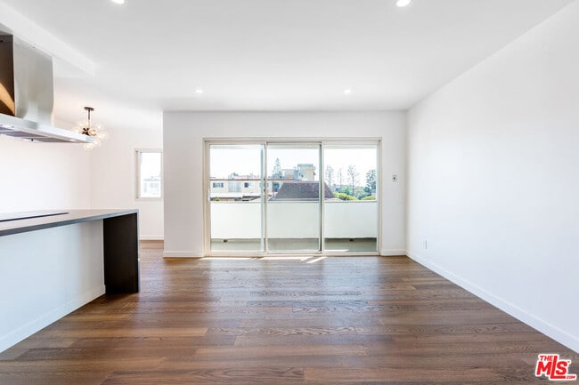 Building Photo - 8710 Delgany Ave