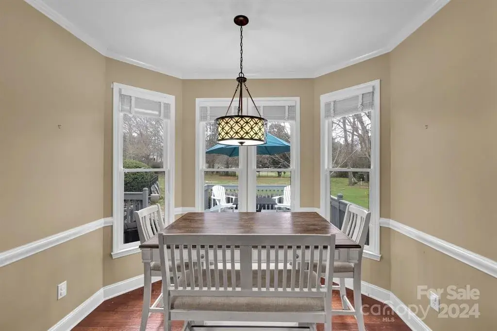 Kitchen Nook - 114 Trappers Ridge Dr