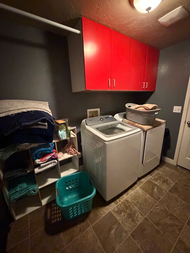 Building Photo - 6584 S Azimuth Ct