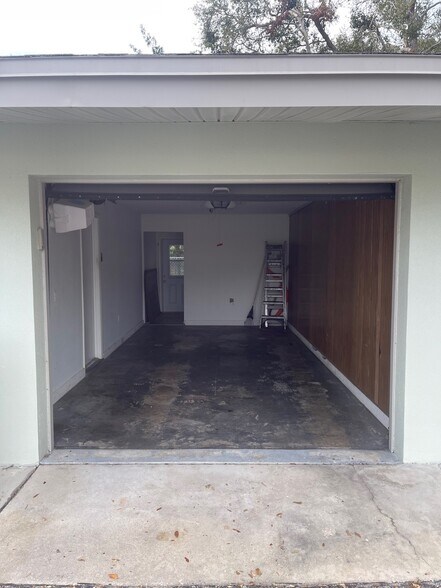 Building Photo - 359 Braden Ave
