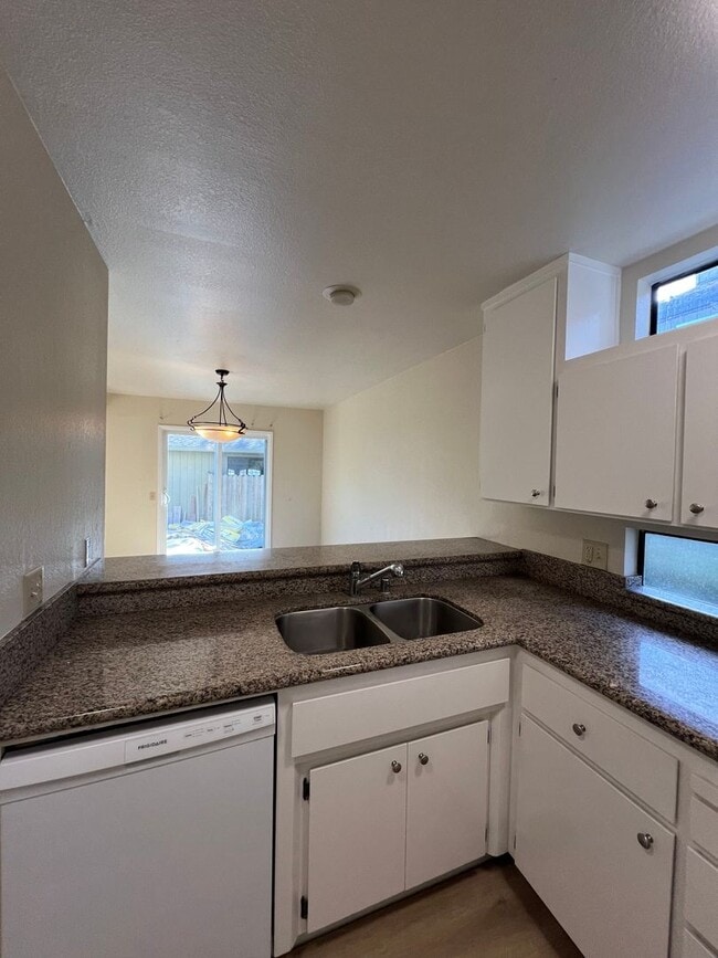 Building Photo - 4235 Grace St