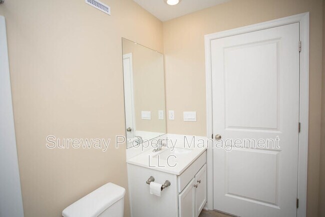 Building Photo - 239 Macoun Way