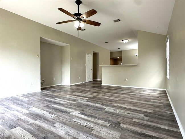 Building Photo - 610 Riverway Ln