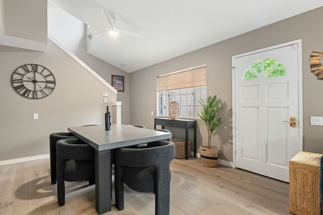 Building Photo - Fully Remodeled East Side Townhome – Furnished & Move-In Ready!