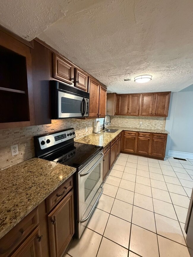 Building Photo - 3008 James Dail Rd