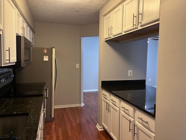 Building Photo - 3712 Excalibur Ct