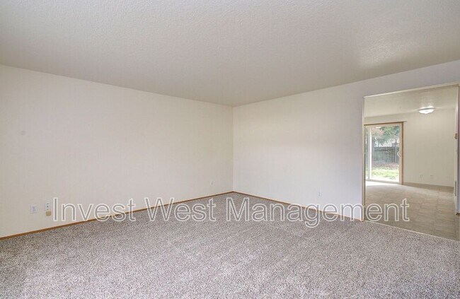 Building Photo - 14411 SE 7th St