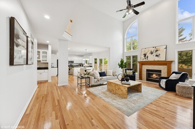 Building Photo - 1040 Buckingham Dr