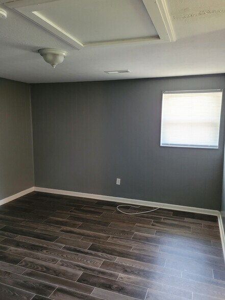 Living room (12 x 13) - 5220 Jacksboro Pike