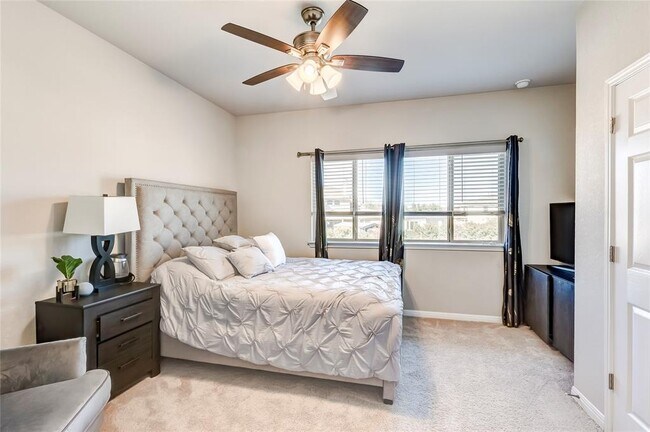 Building Photo - 722 Kingston Pl