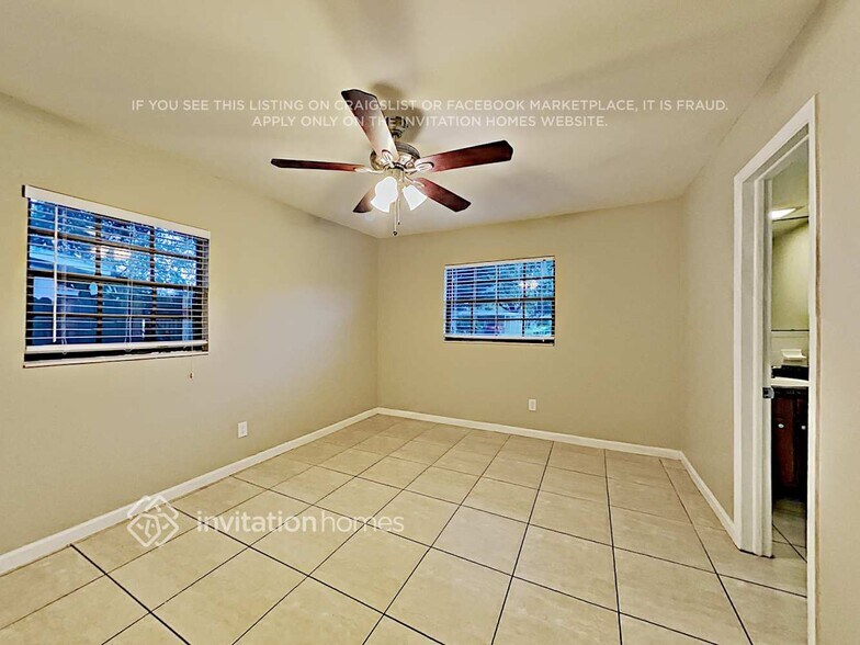 Building Photo - 907 Skyview Dr