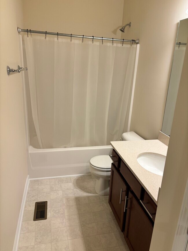 Building Photo - 1005 Epiphany Rd