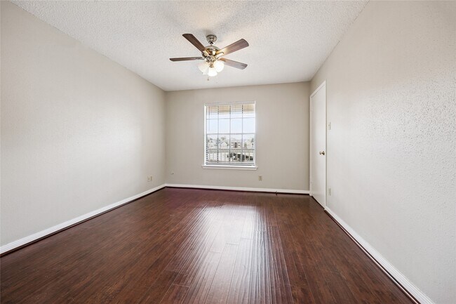 Building Photo - 2750 Holly Hall St