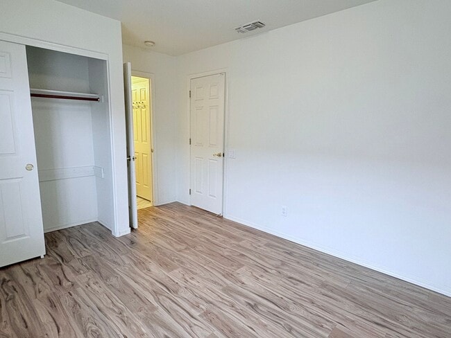 Building Photo - Spacious 4BR/3BA Two-Story Home Near Sabino Canyon