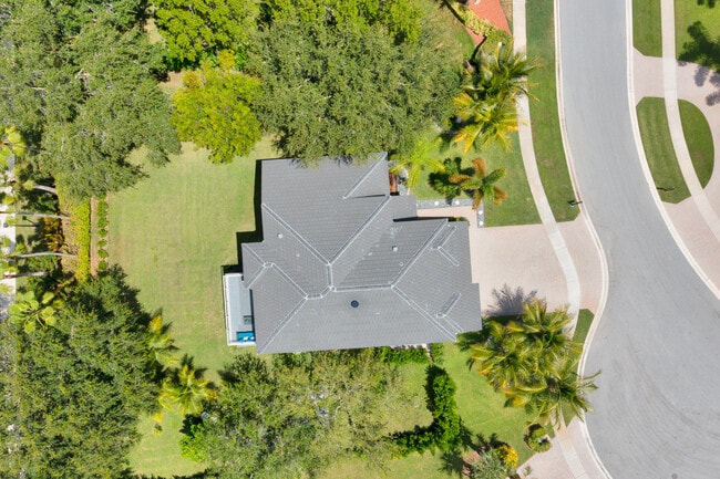 Building Photo - 4661 Manderly Dr