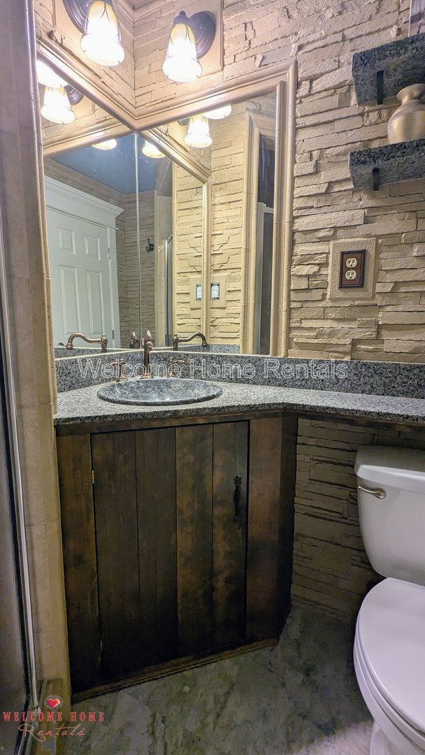 Building Photo - 4520 S Thompson Ave