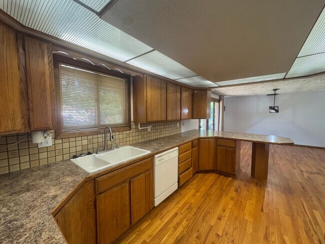 Building Photo - Charming 3 Bed, 3 Bath Home in Spokane Val...