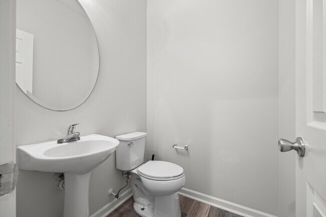 Building Photo - 4 bed/2.5 bath in Matthews - 1st Month's Rent only $1000!