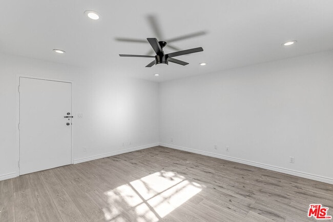 Building Photo - 12358 Moorpark St