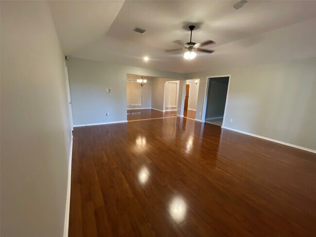 Building Photo - 7110 Pembrough Ln