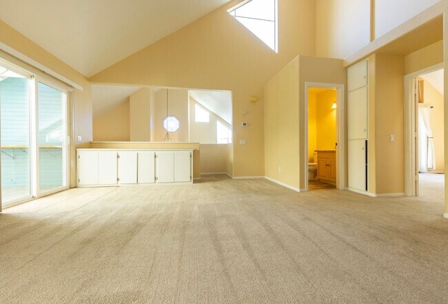 Building Photo - 3 Bedroom + Loft + Office Oceanside Home