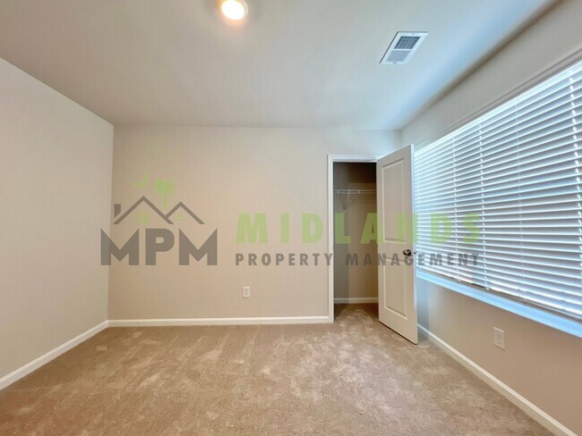 Building Photo - 142 Parkwood Ct