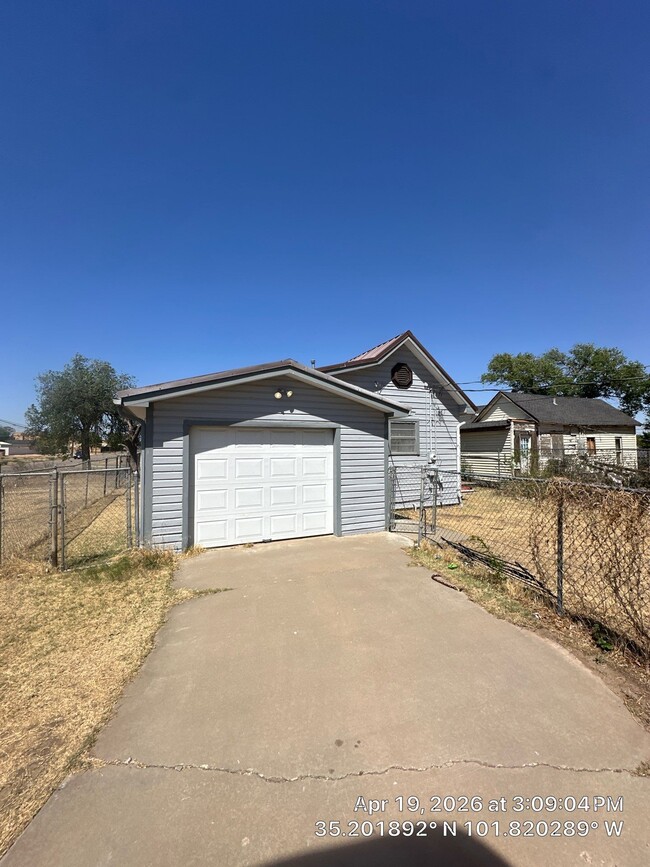 Building Photo - 901 S Roberts St