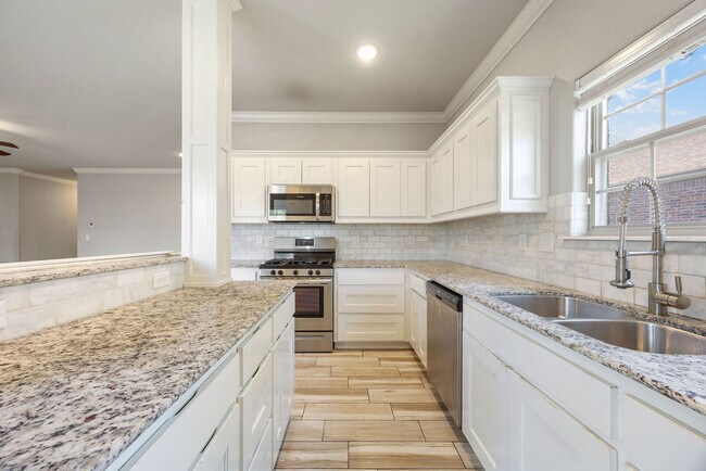 Building Photo - 2237 Aspen