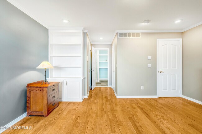 Building Photo - 85 E Water St