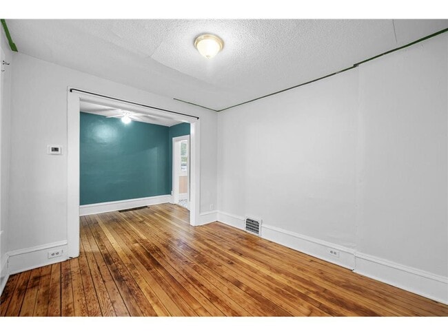 Building Photo - 3212 1st Ave S