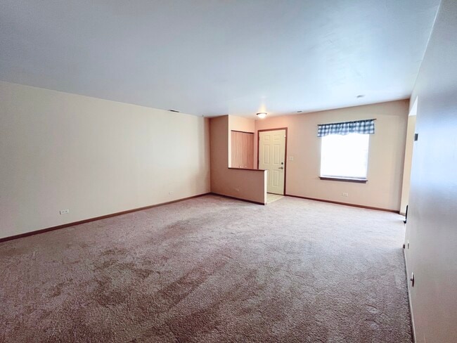 Building Photo - 1005 Greenwood Cir