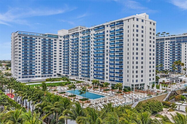 Building Photo - 2301 Collins Ave