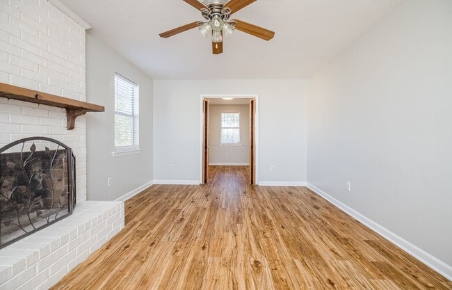 Building Photo - 125 Magnolia Dr